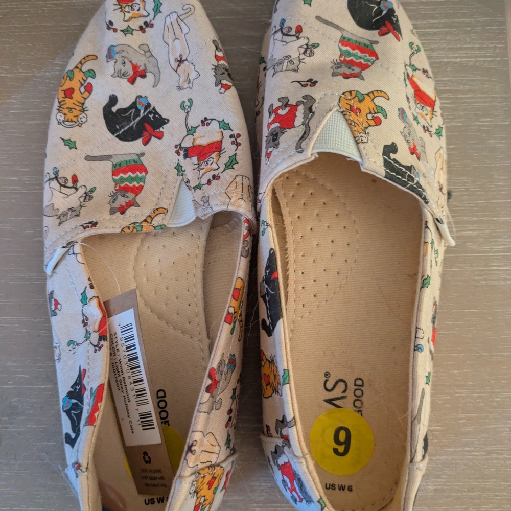 Tom's Women's Size 6 Slip-On Shoes